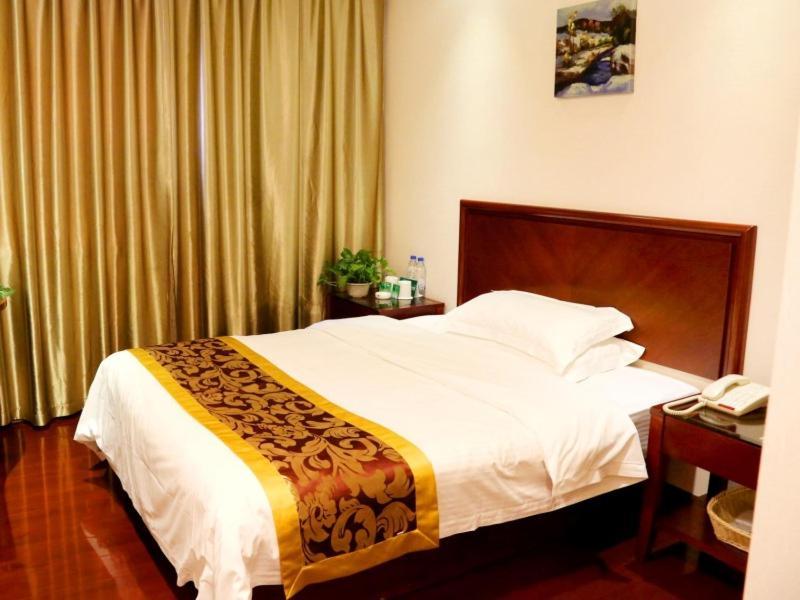 Greentree Inn Guiyang Court Street West Zhongshan Road Subway Station Business Hotel ภายนอก รูปภาพ