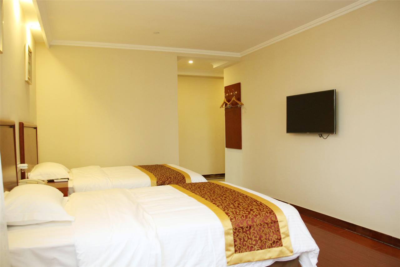 Greentree Inn Guiyang Court Street West Zhongshan Road Subway Station Business Hotel ภายนอก รูปภาพ