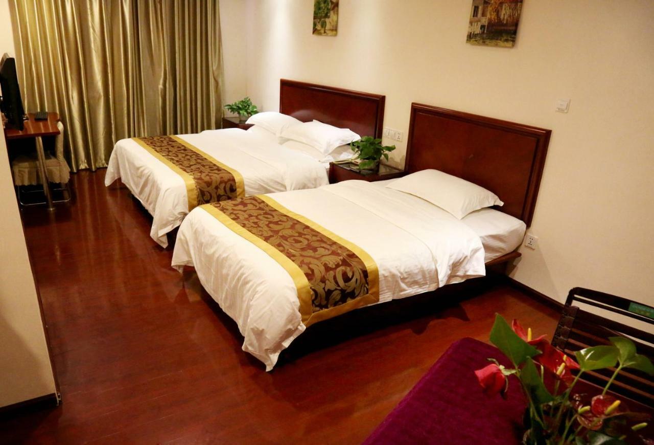 Greentree Inn Guiyang Court Street West Zhongshan Road Subway Station Business Hotel ภายนอก รูปภาพ