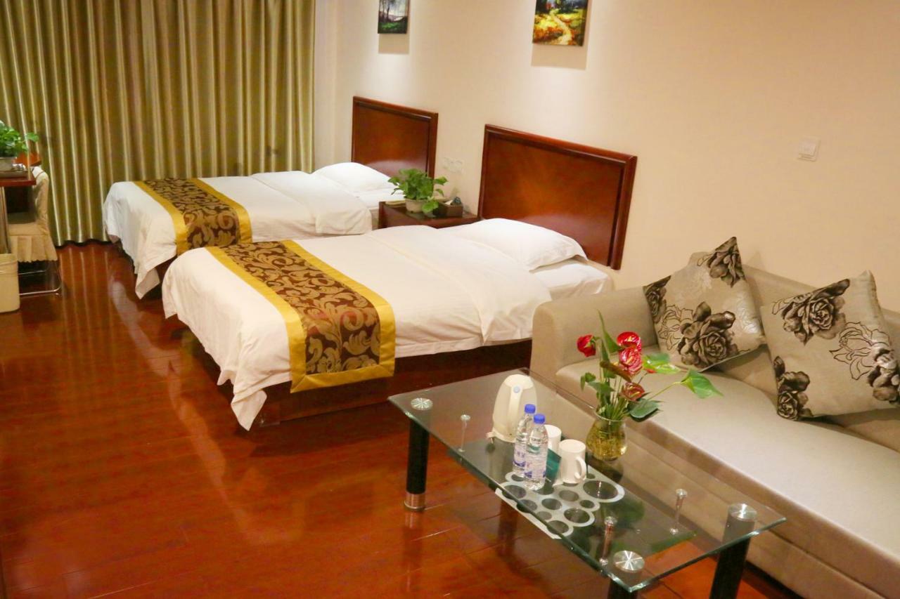 Greentree Inn Guiyang Court Street West Zhongshan Road Subway Station Business Hotel ภายนอก รูปภาพ