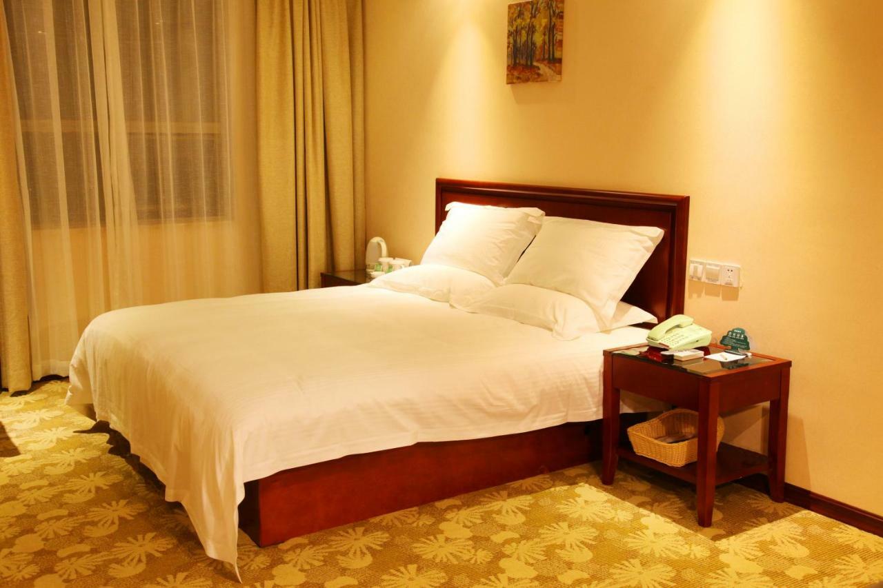 Greentree Inn Guiyang Court Street West Zhongshan Road Subway Station Business Hotel ภายนอก รูปภาพ
