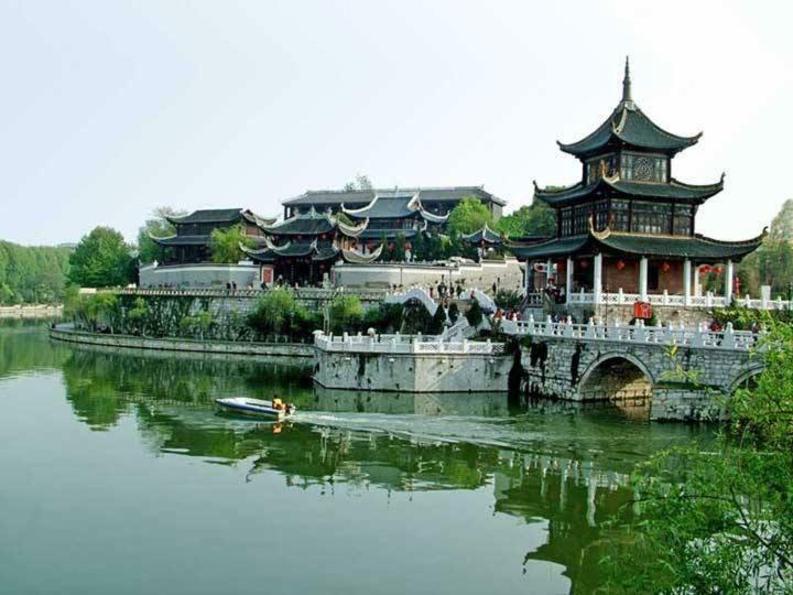 Greentree Inn Guiyang Court Street West Zhongshan Road Subway Station Business Hotel ภายนอก รูปภาพ
