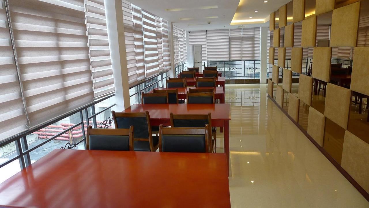 Greentree Inn Guiyang Court Street West Zhongshan Road Subway Station Business Hotel ภายนอก รูปภาพ